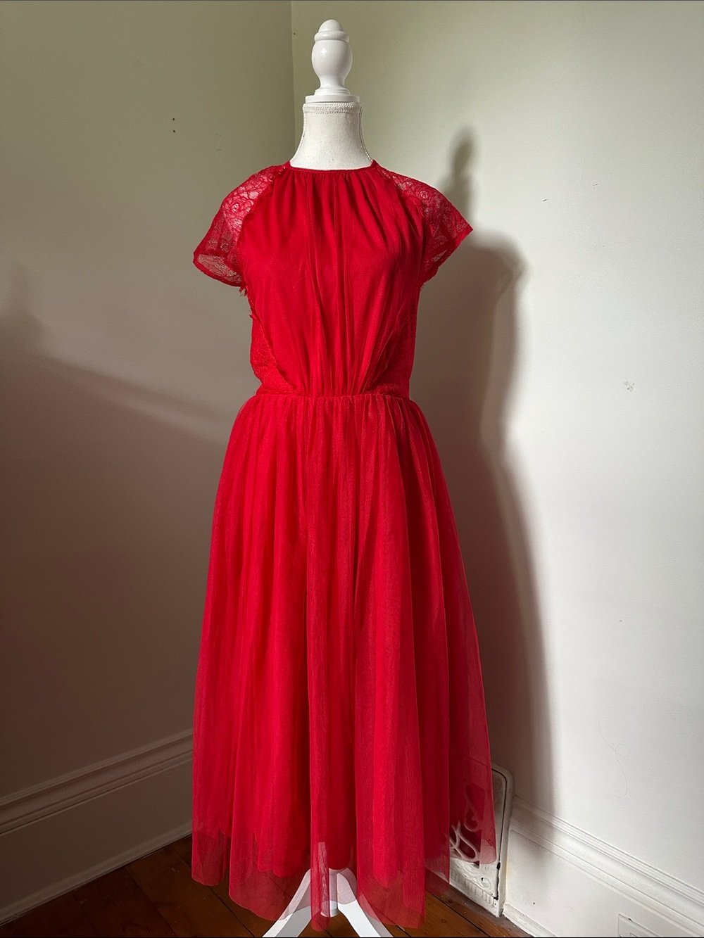 NWT ASOS Red Lace Open Back Tulle Holiday Wedding Party Midi Dress Sz 8